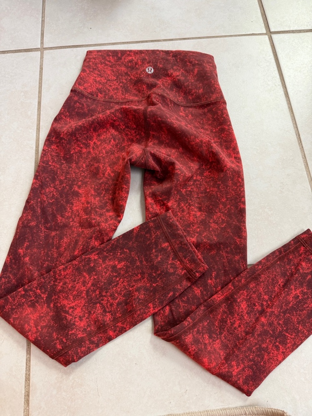lululemon athletica Red Marble Print Leggings - Picture 2 of 3